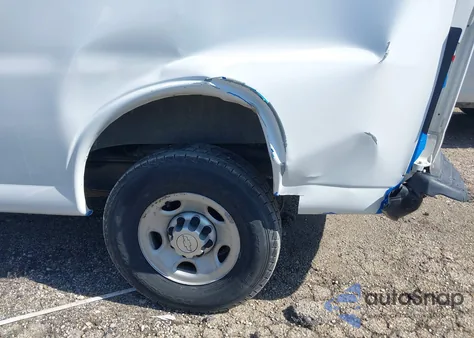 2017 Chevrolet Express 2500 Work Van from USA, damaged, VIN 1GCWGAFF3H1137866